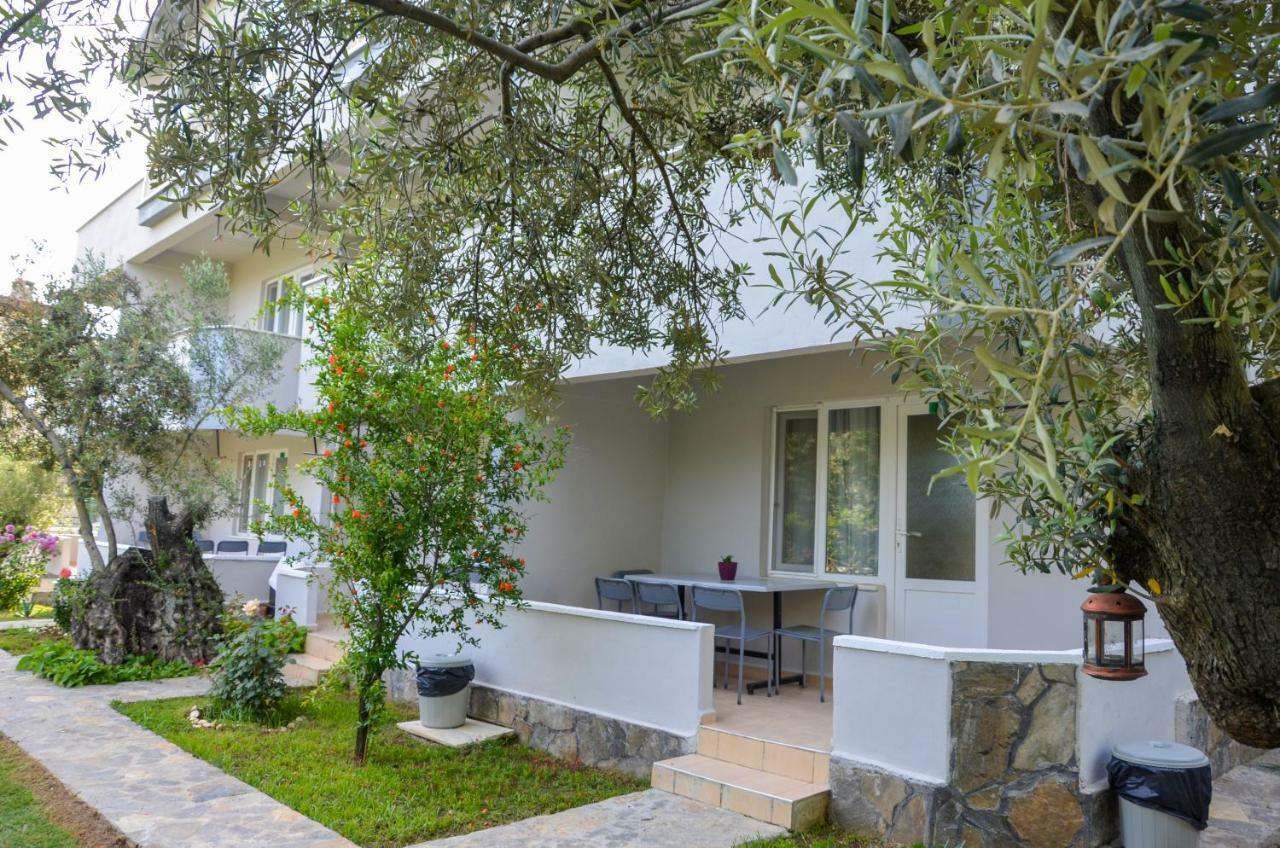 Ergul Motel Küçükkuyu Exterior foto